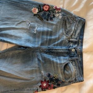 Mom Jeans - American Eagle